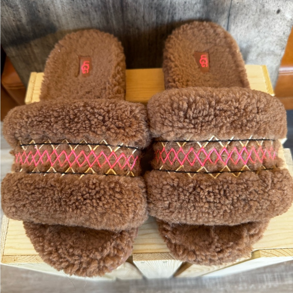 UGG Women's Tan and Pink Fluffy Slippers